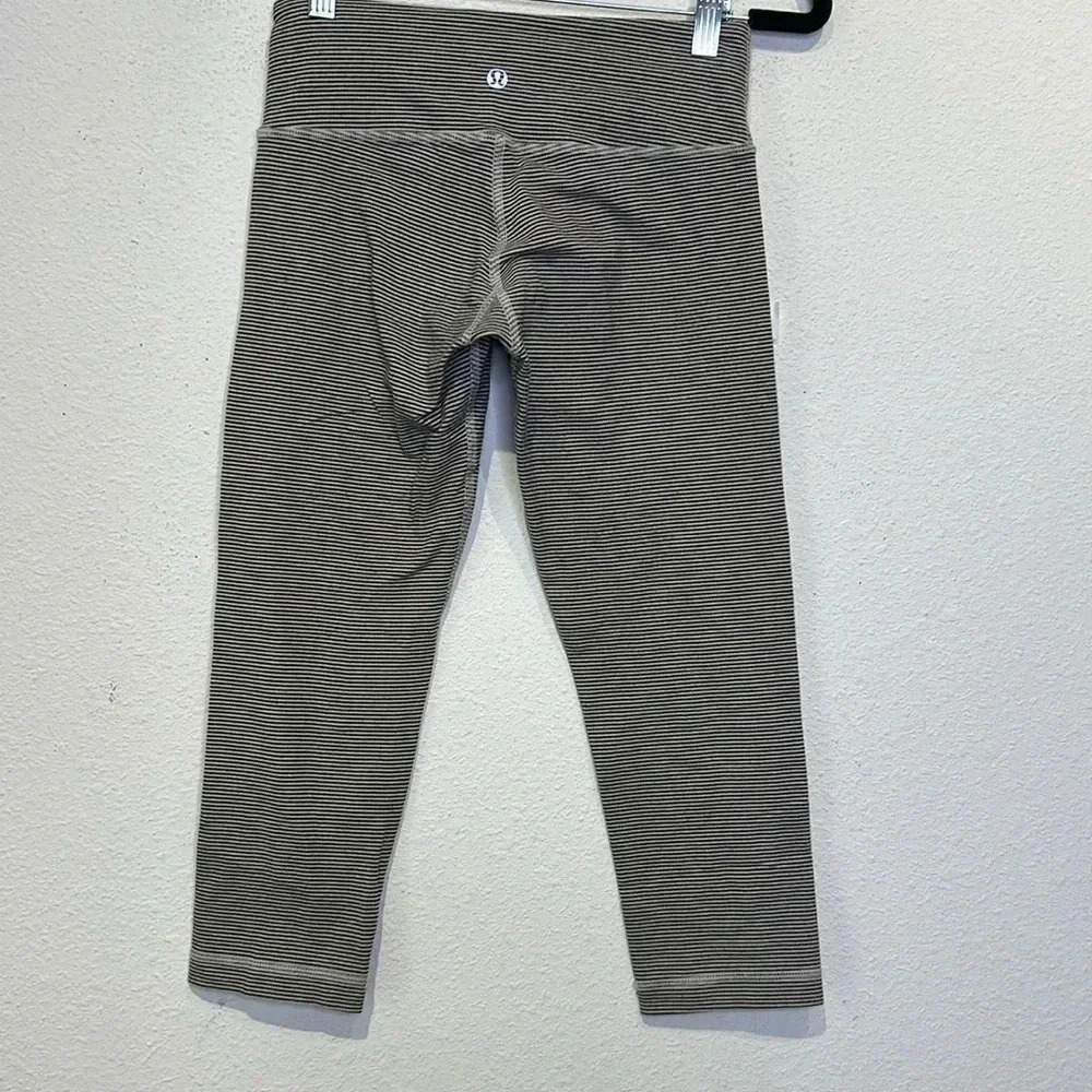 lululemon athletica Cropped Striped Wunder Under Tonka Capri Leggings size 4 - Picture 2 of 4